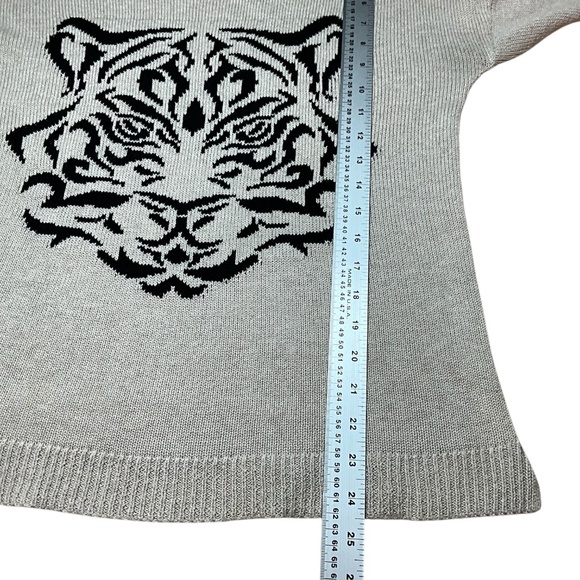 DYNAMITE Cotton Blend Long Sleeve Scoop Neck Graphic Print Sweater US Sz M - Picture 7 of 9